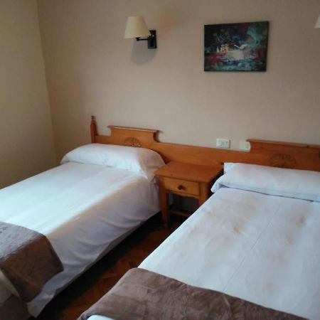 Albergue Hostal Sao Telmo Tui Exteriör bild
