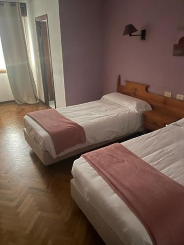 Albergue Hostal Sao Telmo Tui Exteriör bild