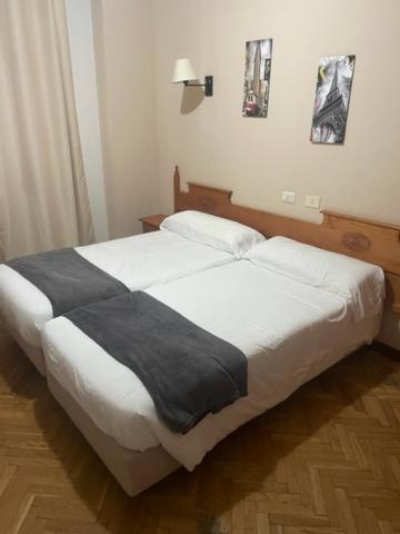 Albergue Hostal Sao Telmo Tui Exteriör bild
