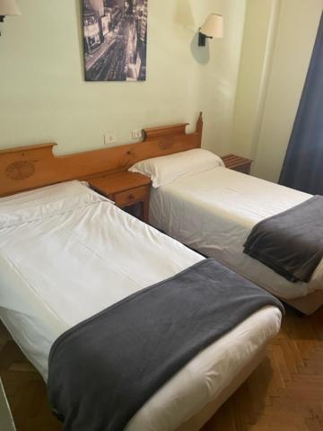 Albergue Hostal Sao Telmo Tui Exteriör bild